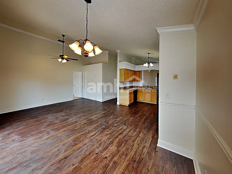 989 Little Creek Rd — Photo 5