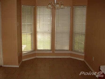 3rd image of 340 Bay Ct