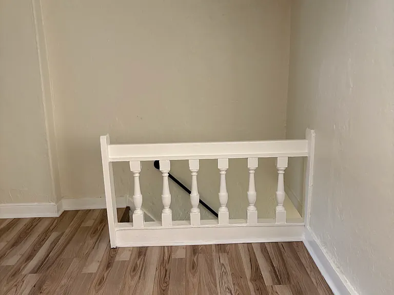 upstairs loft/ office : bathroom on this floor