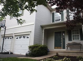 1511 Megan Cir, Stewartsville, NJ 08886