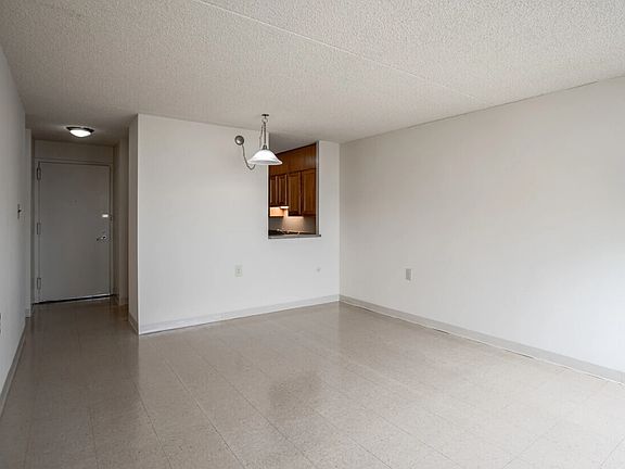 5th image of 35 S Virginia Ave #35