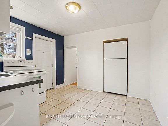 4th image of 3033 Richmond Rd