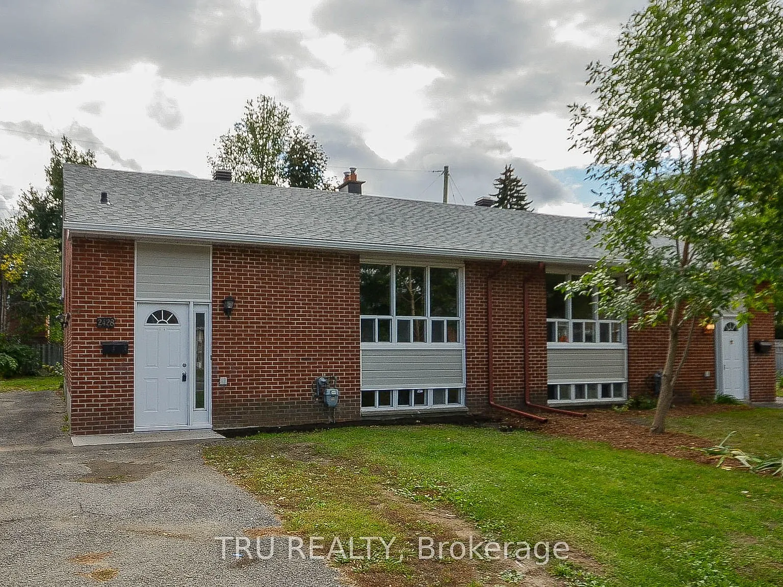 3 bed, $2,350 — Photo 2