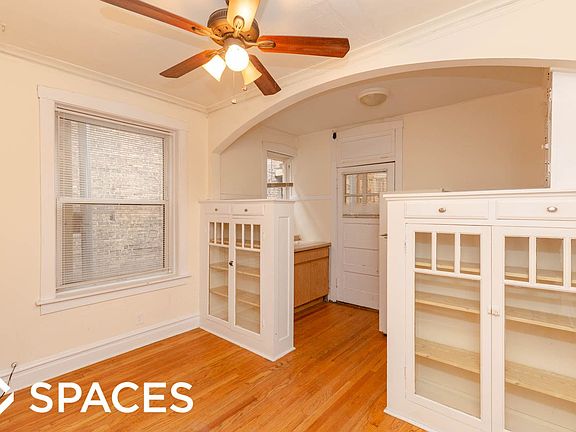 3rd image of 4623 N Rockwell St APT 2