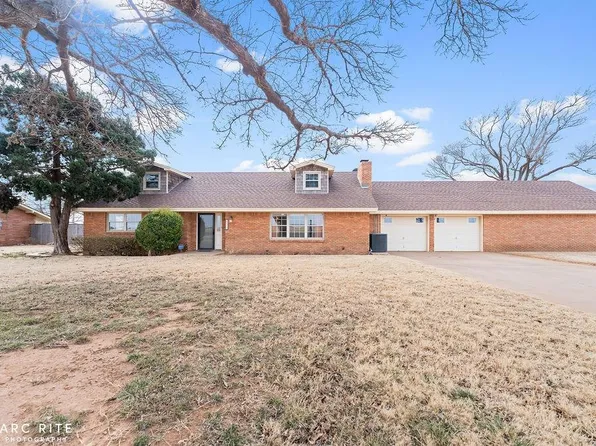 2411 W Division St, Slaton, TX 79364