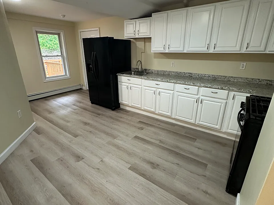 94 W Main St #5