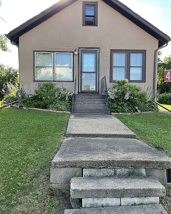 1st image of 4283 2nd St