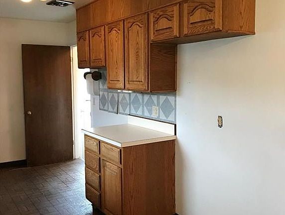 5th image of 124 S Santa Fe Dr