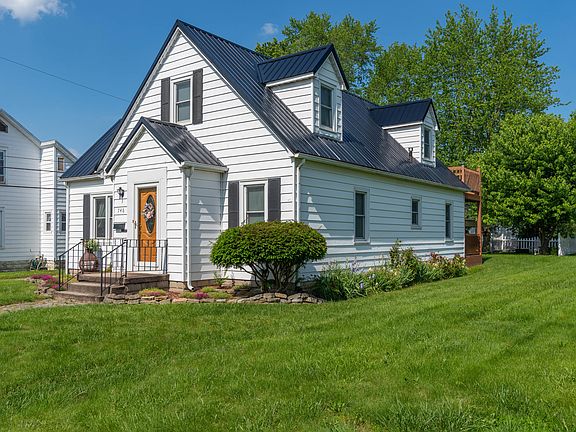 3rd image of 746 Spruce Ave