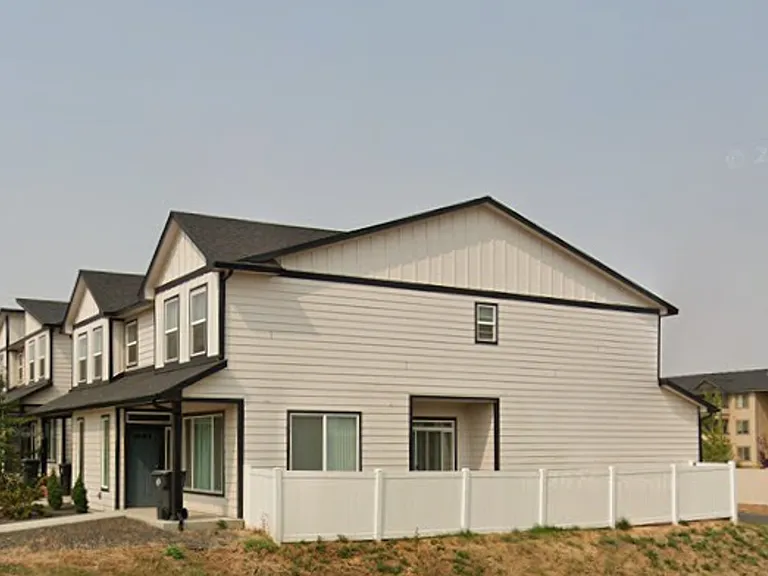 Modern design 3 bed, 2.5 bath duplex — Photo 2