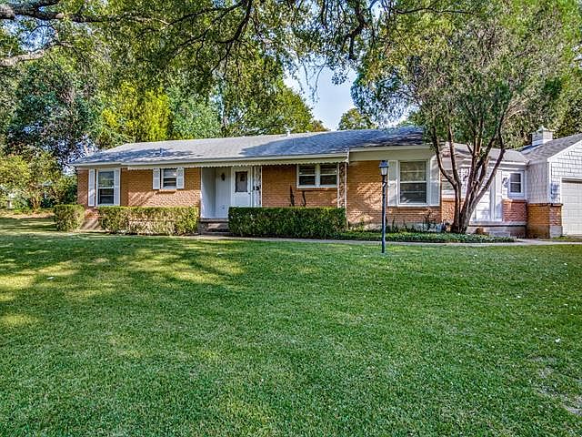 1st image of 2600 Harris Dr