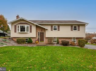 827 N 4th St, Denver, PA 17517