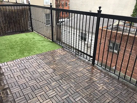 Rented by Vespa Properties Group | media 18