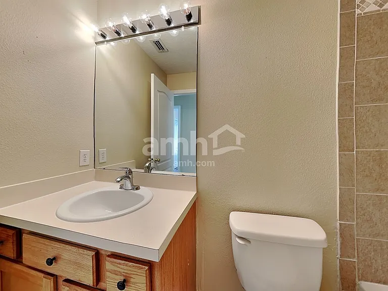 11555 Misty Isle Ln — Photo 17
