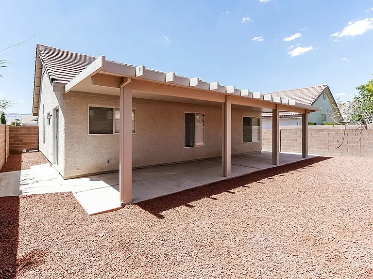 5560 Merriweather Dr — Photo 14