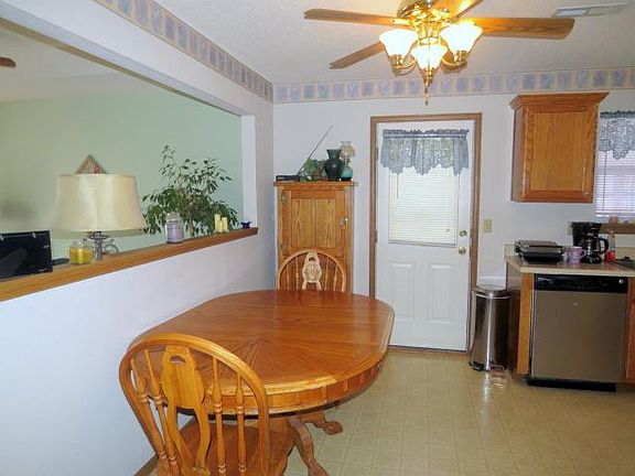 5th image of 816 Willow Dr