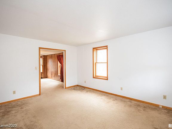 2nd image of 1420 E Elmhurst Ave