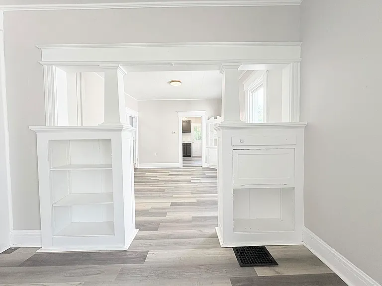 2552 Foraker Ave — Photo 13