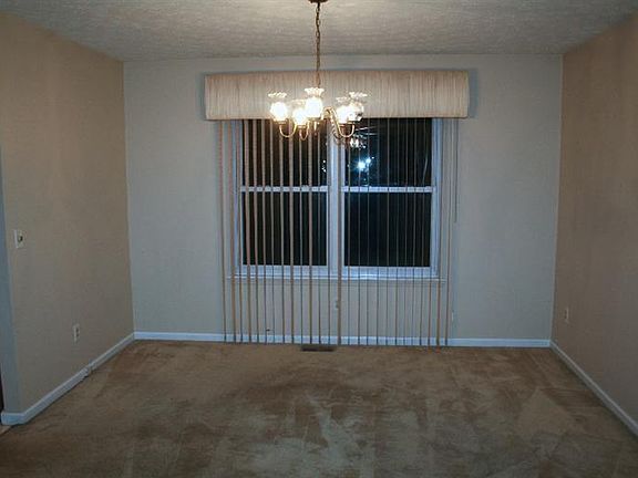 5th image of 5896 Lake Circle Dr
