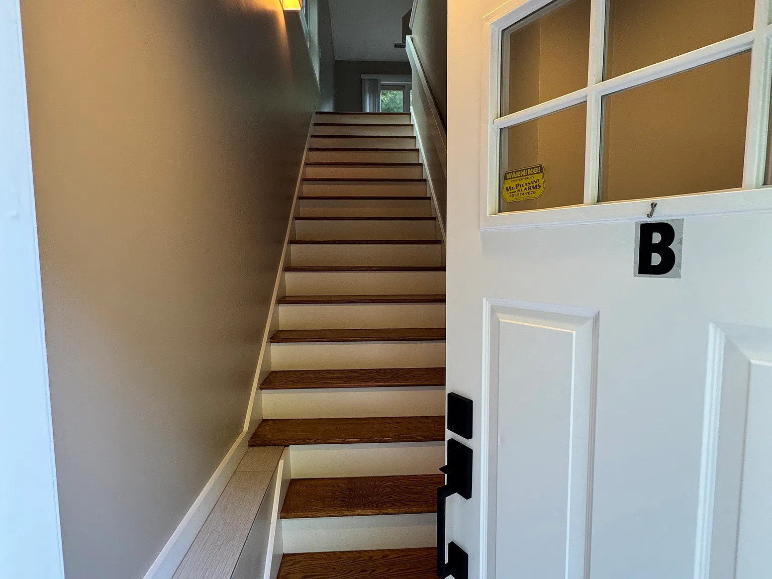 2 bed, 800 sqft, $2,200 — Photo 2