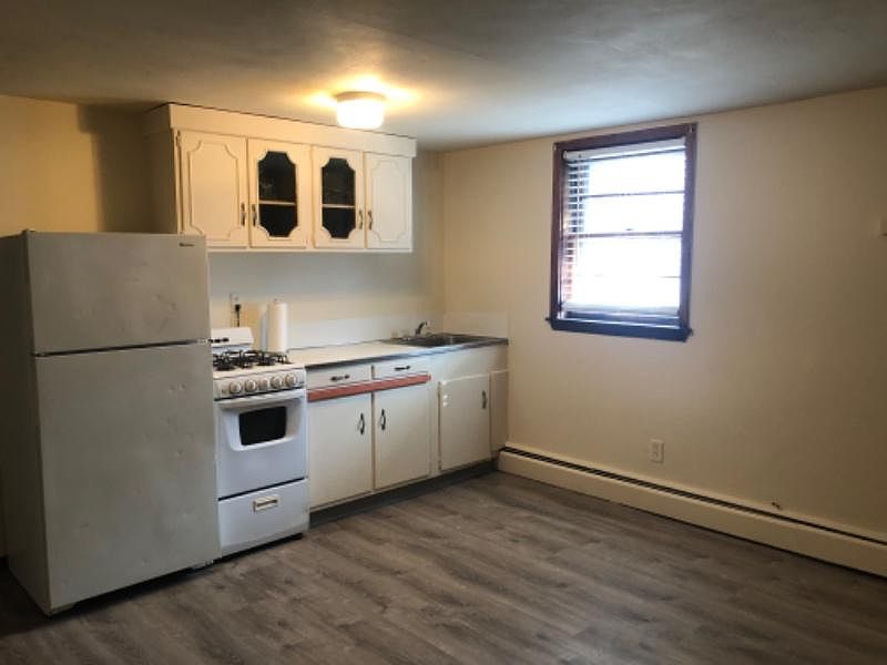 2nd image of 760 Washington Ave APT A2
