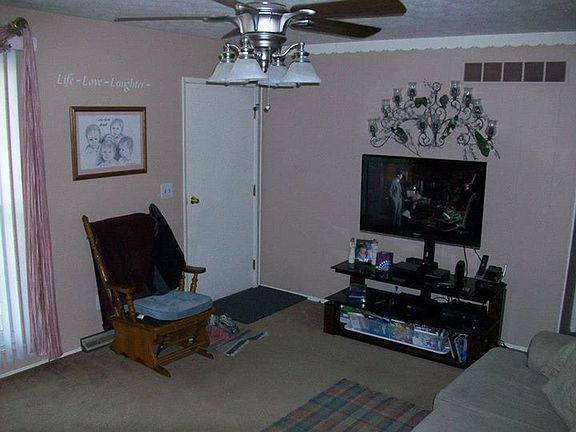 3rd image of 617 Saint Rose Dr
