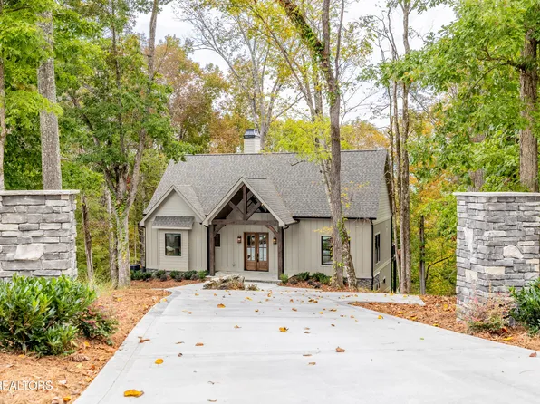 132 Fairway Cir, Townsend, TN 37882
