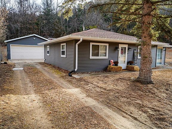 5th image of 311 Douglas St