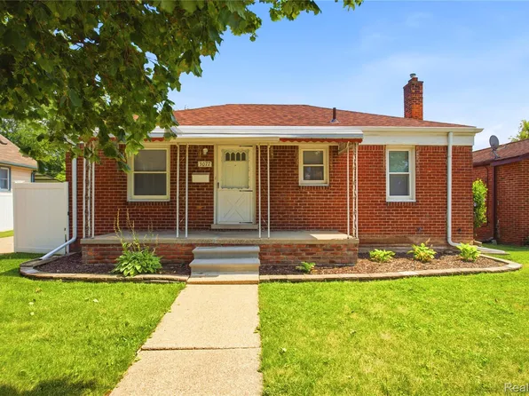 3077 Chandler Ave, Lincoln Park, MI 48146