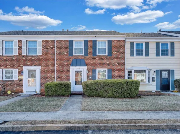 124 Southampton Dr, Vinton, VA 24179