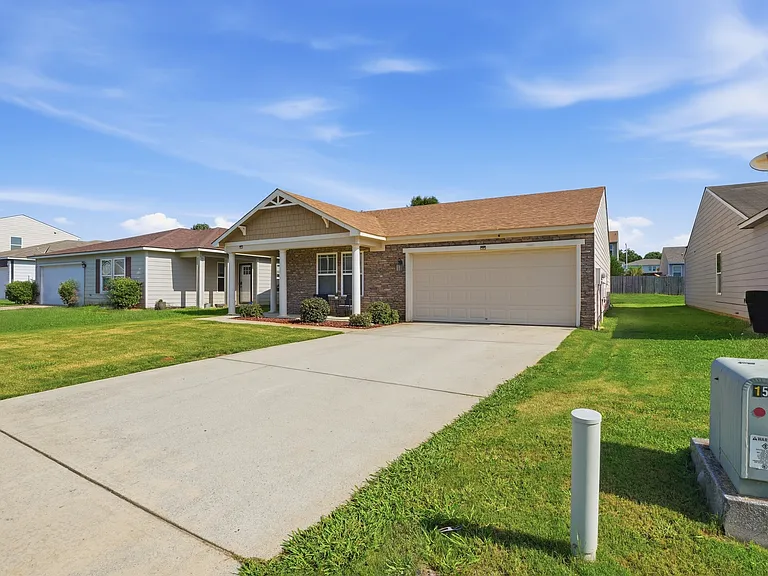 15110 Mill Valley Dr — Photo 1