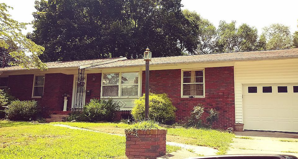 1st image of 3805 Broad St
