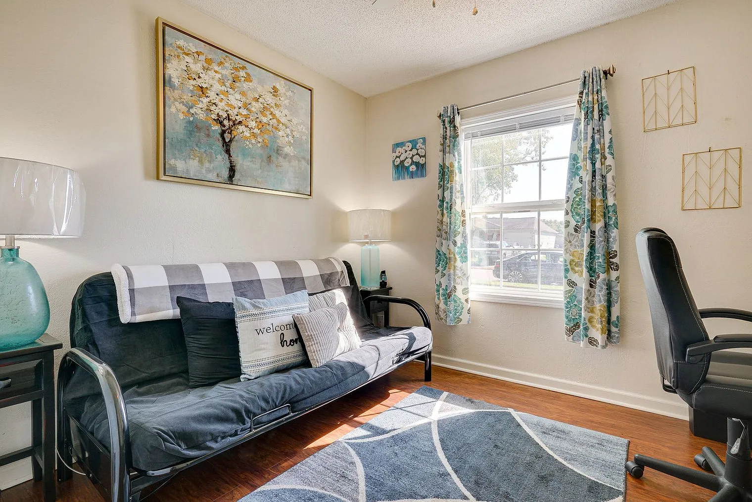 2 bed, 1.0 bath, 1194 sqft, $2,483 — Photo 3