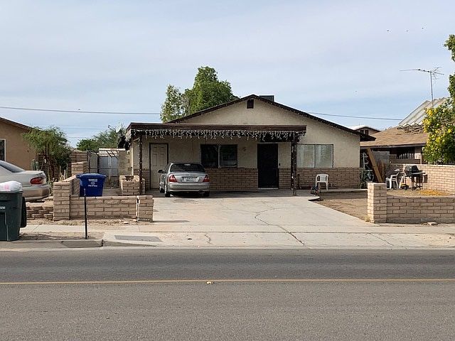 2nd image of 936 S Avenue A