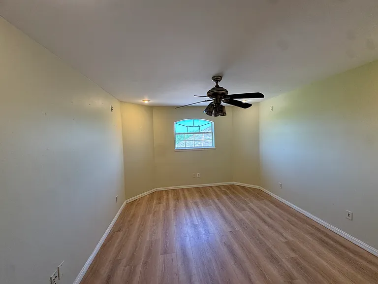33828 California Rd — Photo 6