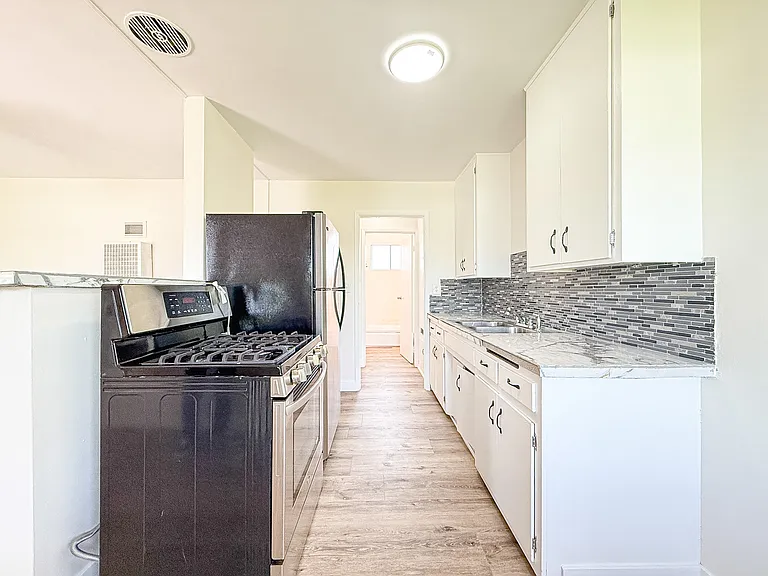 3509 Edgehill Dr #3509 — Photo 6