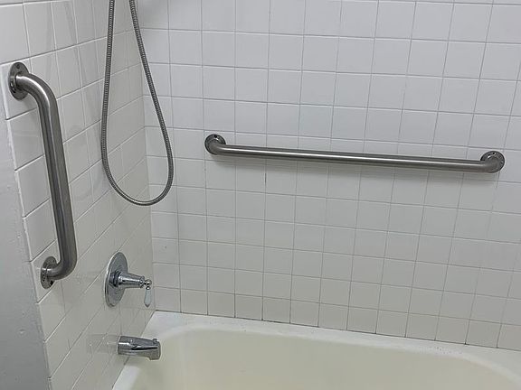 5th image of 514 32nd St #520.5