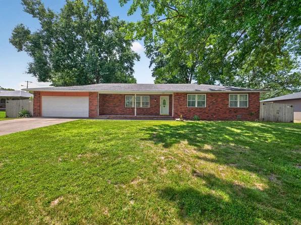1404 E Lindon Street, Bolivar, MO 65613