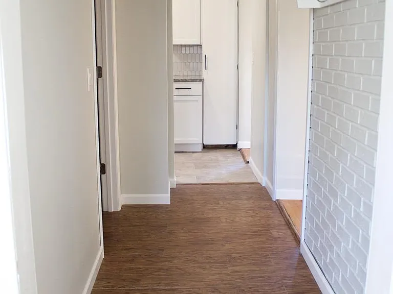 430 S Webik Ave — Photo 4