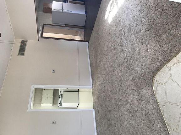 2nd image of 200 N Humbolt Ave