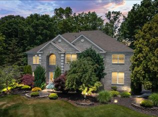 7 Round Hill Rd, Jackson, NJ 08527