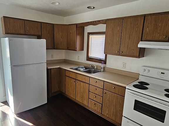5th image of 309 E Elm St