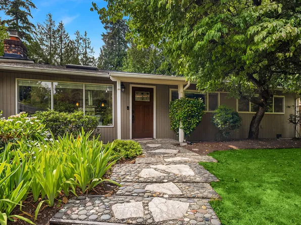 8545 142nd Ave NE, Redmond, WA 98052