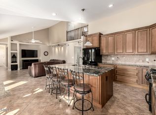 553 E Mesa Vista Ln, Mesa, AZ 85203