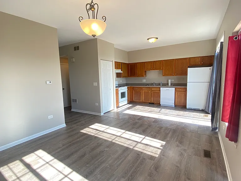 1110 Burns Ln — Photo 3
