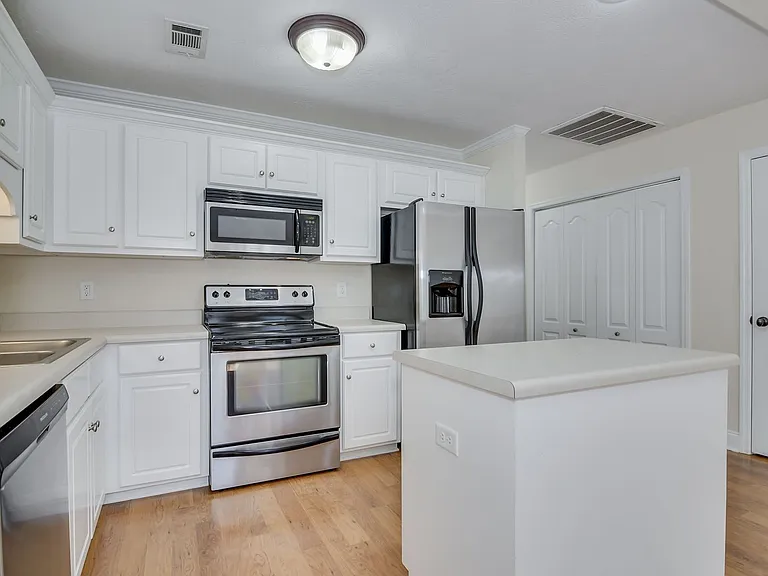 804 Bryan Cir — Photo 9