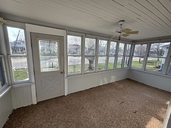 3rd image of 1705 Superior Ave
