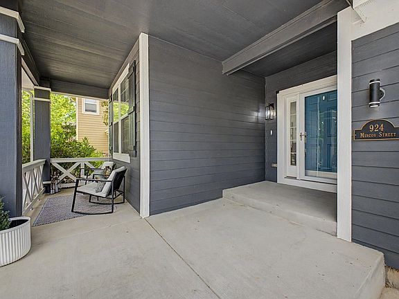 2nd image of 924 Mircos St