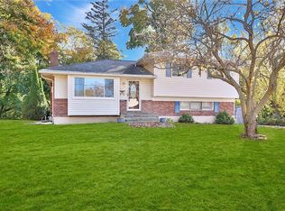 24 Terrace Ave, Nanuet, NY 10954