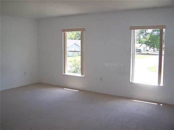5th image of 2941 E Waco Dr